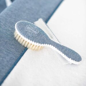 Brush and comb - Blue Jeans